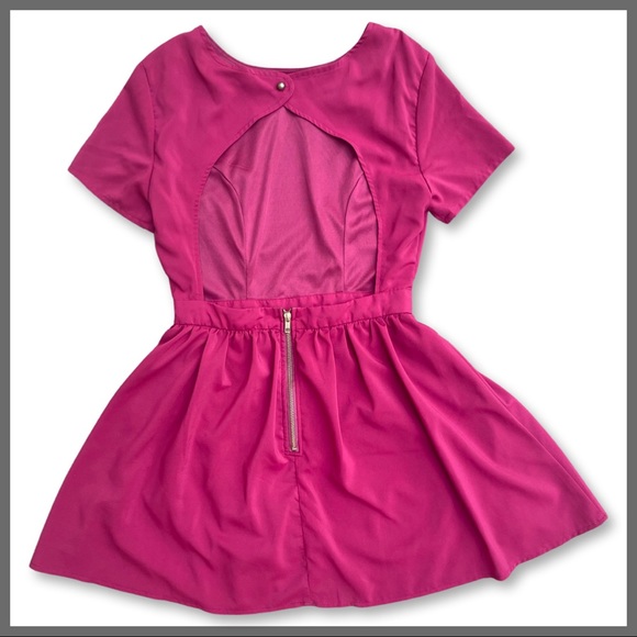 Red Short-sleeved Dress w/ Peekaboo Back and Princess Seams - Picture 2 of 7